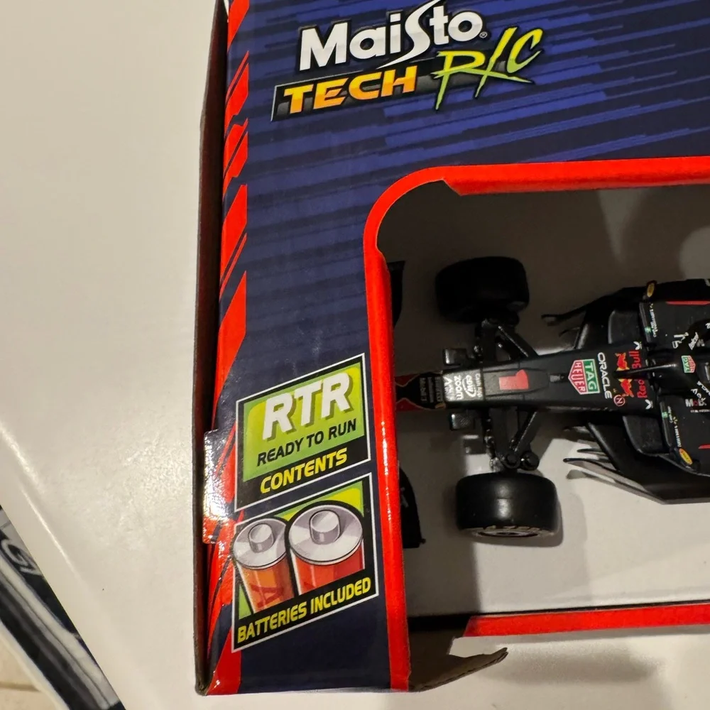 Red Bull RB19 Remote Control Formula One F1 Car Max Verstappen Oracle MIB